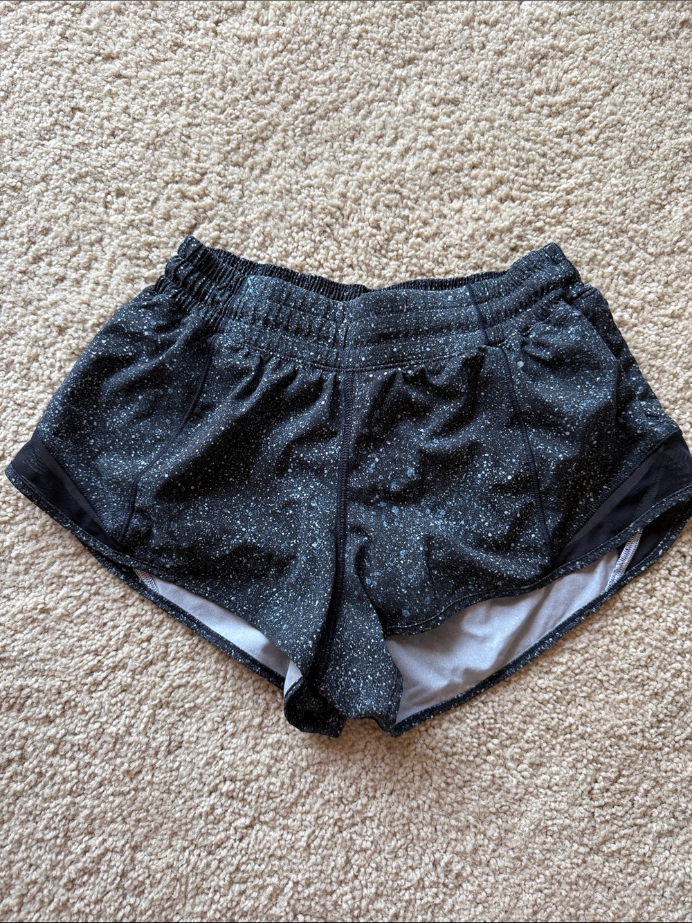 Lululemon Hotty Hot Low Rise Lined Short 2.5” Inseam